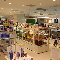 3月3日、全館を改装した梅龍鎮ISETANがリニューアルオープンしました