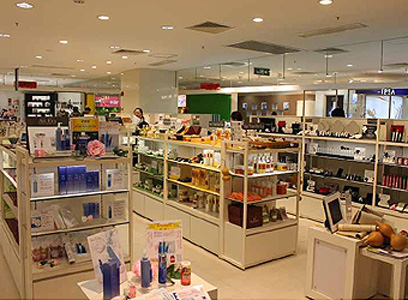 3月3日、全館を改装した梅龍鎮ISETANがリニューアルオープンしました
