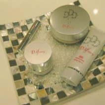 叶 恭子さんが１日１本愛用中！？ 一瞬で肌が輝くダイヤモンドパウダー