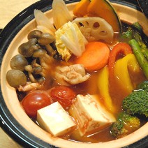 石坂優子の「キレイを養う★美味旬★レシピ」（25）手軽に350ｇ！ビューティー栄養トマト鍋