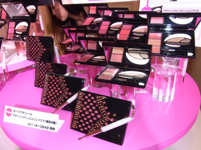 花王発・2011年秋冬の新製品の目玉は、ビオレ＆オーブ クチュール！
