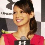吉川ひなのが大好きなピンク×黒のトレーニングウェア