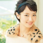 大き目カチューシャを味方に付けて、大人かわいい魅力をアピール！