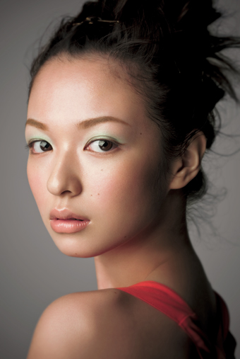 2012springcosme_p06_main