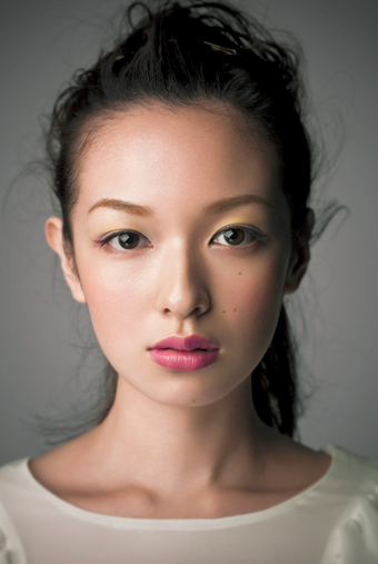2012springcosme_p08_main