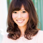 「くせ毛をカバーして小顔に見える髪型に」