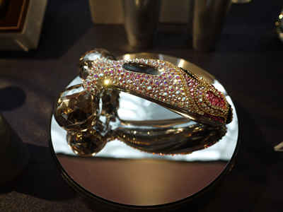 フェース＆ボディを“つまむ、流す、引き締める”！最新｢ReFa CARAT(リファカラット)｣に美的編集部が騒然！