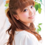 手グシでサッと作ったナチュラルガーリィなハーフアップが好感度を底上げ！