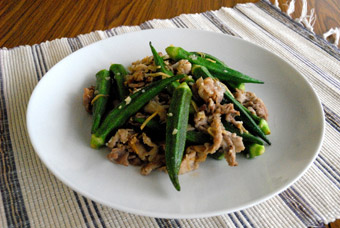 おくらと豚肉の塩麹炒め