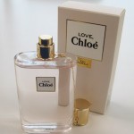 クロエのフレグランスに最新作が仲間入り！そよ風のように軽やかな「LOVE,クロエ オー フローラル」