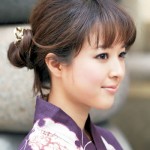 ラフなおだんごでさりげなくうなじ見せ！