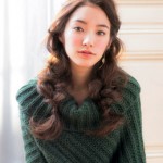 大人のお下げは 緩く編んで大胆に ほぐすのがカギ！
