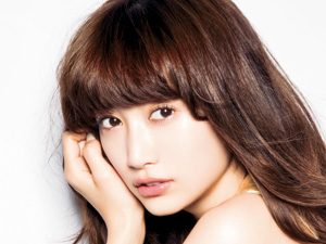 美的3月号の表紙は、しっとり潤うヨンアさん