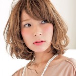 繊細毛束のうねりが新鮮！甘辛フェミニンボブ