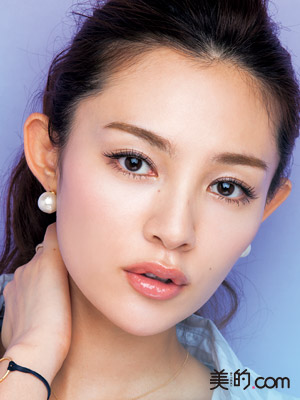 井川遥風メーク 井川遥風メーク