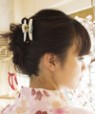 三つ編みにしてねじり上げるだけで簡単アップヘア