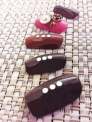 【クリスタルデビル】はっとさせる、ちょっぴりモードなデザイン