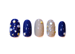 【MARS THE SALON】シックなカラーでモードな指先