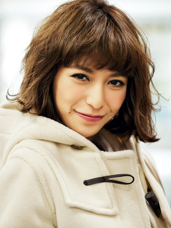 くせ毛風カールで大人かわいく