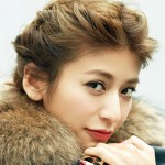 ねじりとまとめヘアで「甘め」ニュアンス