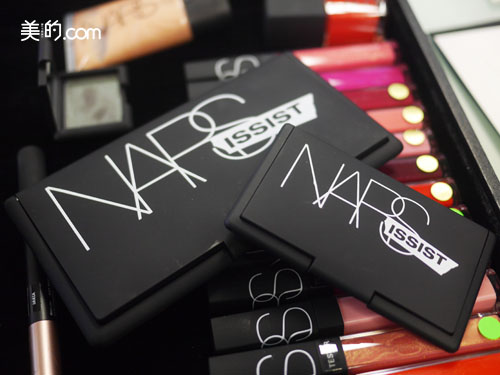 艶やかで大胆、明るく、カラフルな夏メークを楽しむ NARS SUMMER 2014 COLLECTION