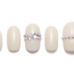 【brace Nail】ミルキーカラー×パールならこなれたおしゃれ感が！