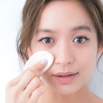 ローション ＆ミストでひんやり密着！　“水” の力で、ベース メークはもうくずれない！【メーク中編】3/4