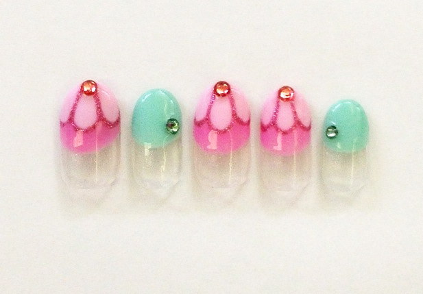 フレンチガーリーネイル