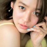 ゴールド・シルバービジュー　アクセサリー感覚で纏う 大人の女の“シャイニーメーク”　2/4
