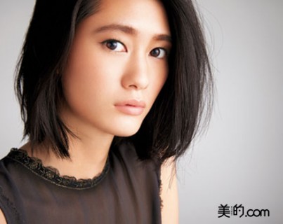 スモーキーベージュ