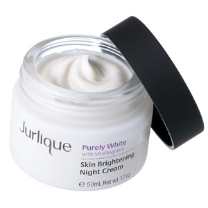 寝ている間に透明感ケア