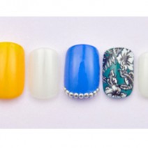 【esNAIL】ボタニカル柄でジュエリーいらずのインパクトネイル