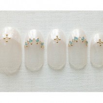 【uka】オパールストーンで華やかフレンチ
