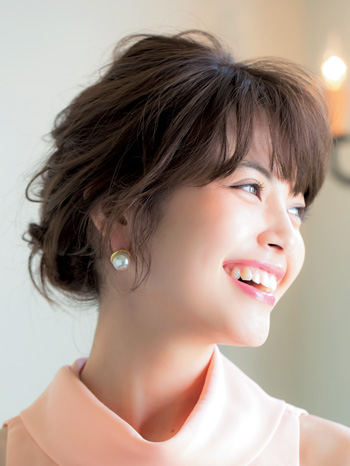 結婚式に呼ばれたら ショートのヘアメイクは ショートでもできる簡単アレンジ集 美的 Com