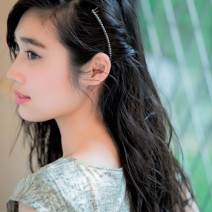 洗練された色っぽさの理由はウエットな質感の髪にあり！レングスを問わない万能アレンジ