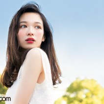 ベーシック だけどおしゃれ なメークを極めたい！　ノンパールの透け赤グロスでナチュラル色っぽ顔