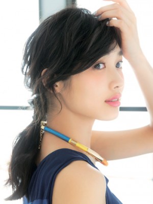 大切な友人の二次会に！無造作ひとつ三つ編み×こなれドレスヘアアレンジ