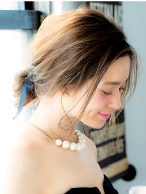 こなれドレスヘア「ふわふわニュアンスお団子」