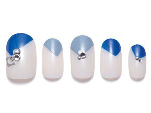 【brace Nail】トレンドのダズリンブルーで初夏らしい涼感フレンチ