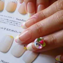 【クリスタルデビル】一本だけにビジューをのせて指輪のような華やかさを
