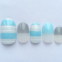 【uka】グレー×ブルー×ホワイトのボーダーネイル
