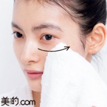 くすみやゴワつきを一掃する“自宅で乳液ピーリング”