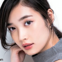 目尻から7度が今どき！ 11月号付録「アイラインスケール」を使って旬顔を手に入れる！