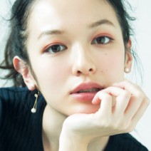 まぶたで仕掛ける！ 赤みカラーでじわっと熱っぽい眼差し