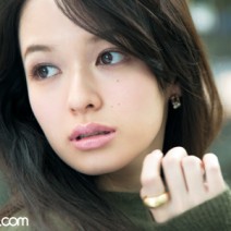 リップで仕掛ける！ ナチュラルだけどぷっくりセクシーな唇