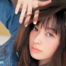今年はネイルの当たり年！ 気分がアガるポップカラーネイル