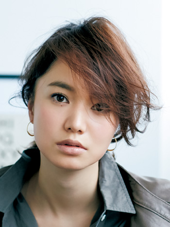 前髪深分けなら女っぽさも立体感も簡単！