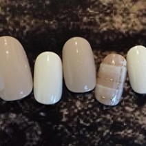 【braceNail】オフィスでも浮かない洗練グレージュネイル