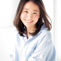 ゆるんとした毛先の動きが柔らかさを醸し出す