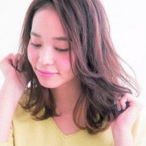 アイロンで巻いて手ぐしでくしゅっとするだけ♪　最旬セミディのスタイリングテクニック